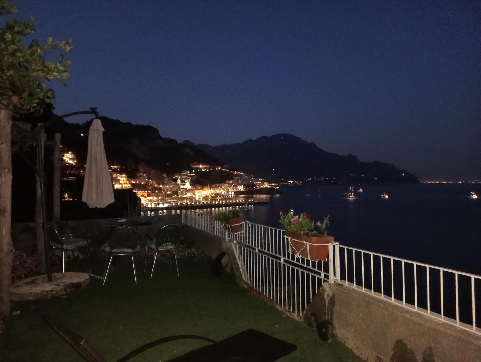 Appartamento Di Raphael Con Discesa Privata Al Mare 阿马尔菲 外观 照片